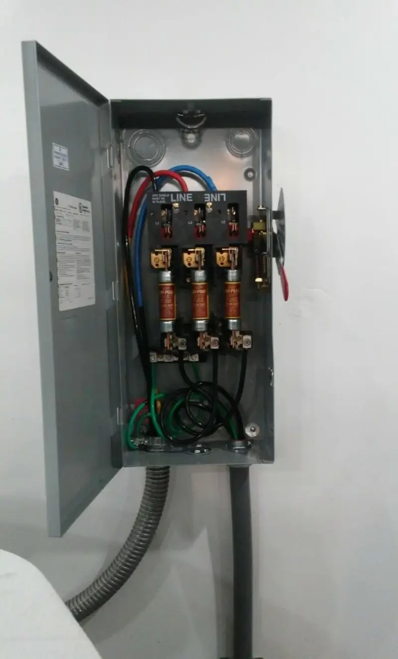 Three-phase disconnect switch installed for Smoke Detector Installation in Clay